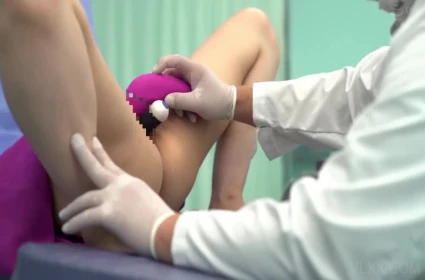 Trao tiền để thưởng thức cặp chị em xinh đẹp không che